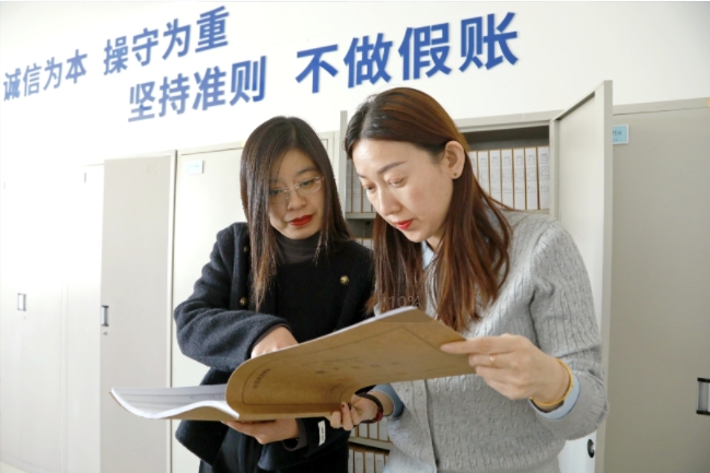 山东能源李楼煤业:“铁算盘”里抠出“金豆子”1.JPG