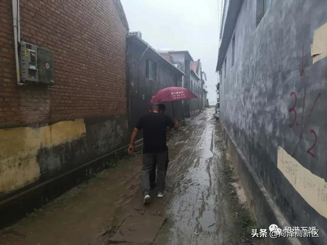 【万福党建】红旗高扬，奋战在一线的菏泽高新区万福机关党员