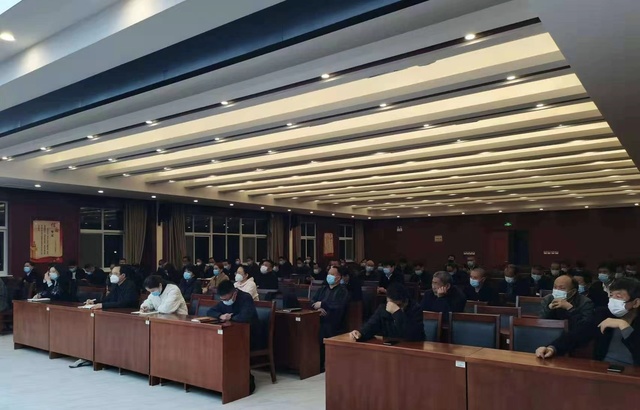 菏泽开发区佃户屯街道：抗疫同聚力， 党旗飘扬振民心