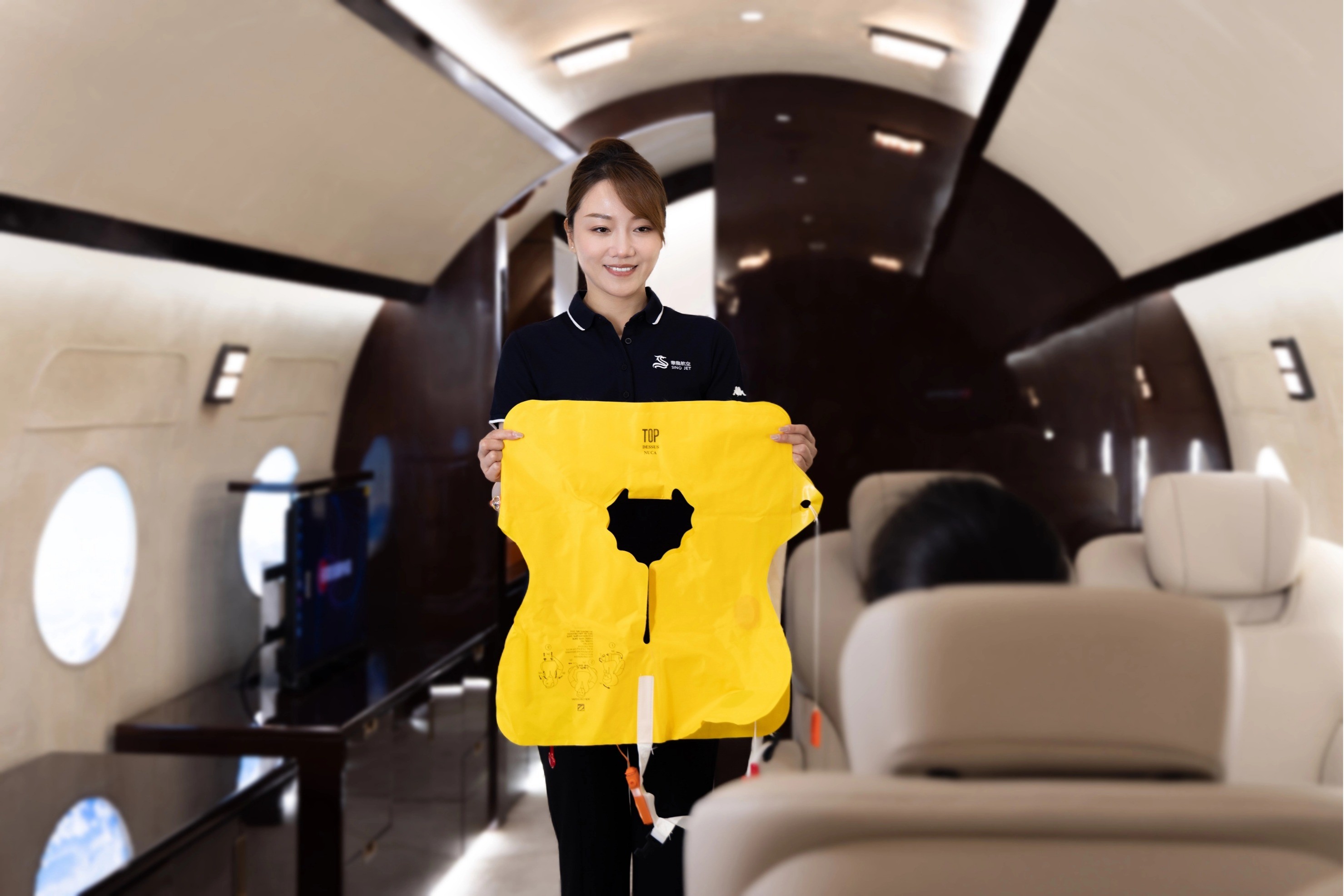 1721098041671425.jpg 配图:华龙航空将安全文化融入企业运行的每一个环节.jpg