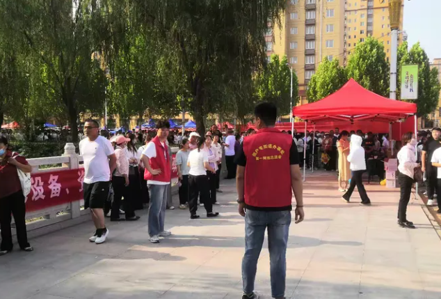 菏泽鲁西新区佃户屯街道织密服务网 助力学子逐梦考场