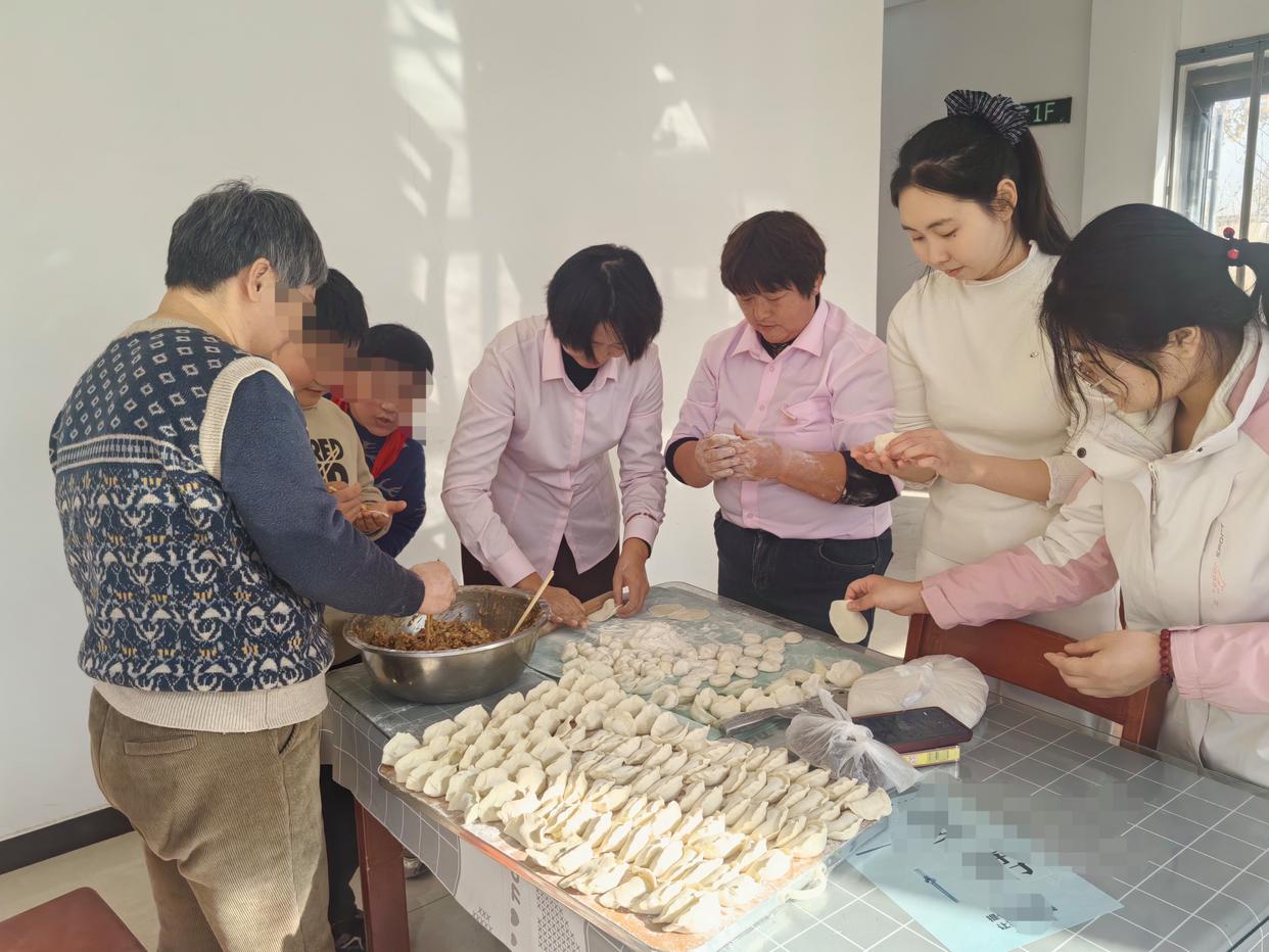 凝聚爱心 温暖童心 菏泽鲁西新区佃户屯街道举办关爱孤困儿童志愿服务活动