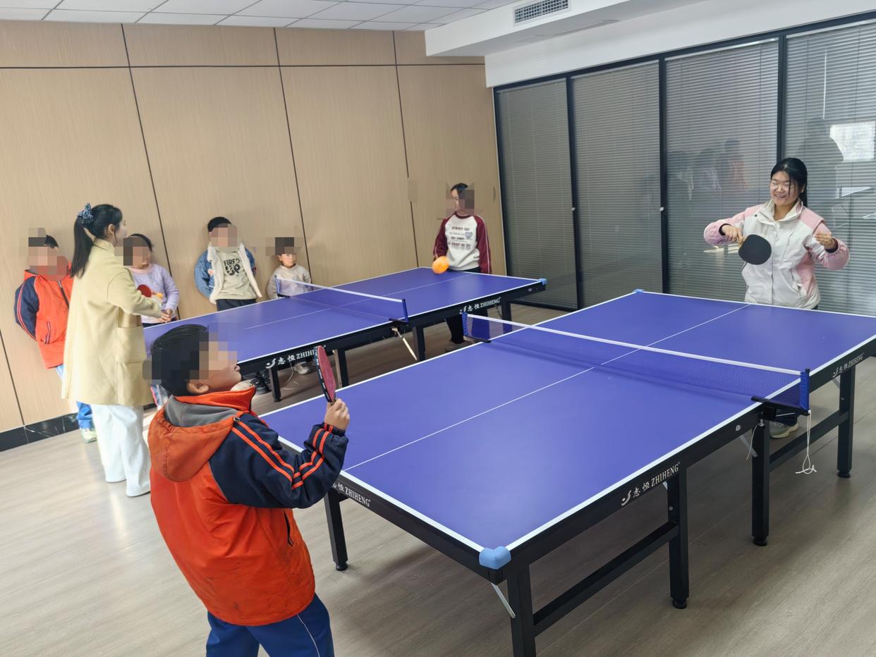 凝聚爱心 温暖童心 菏泽鲁西新区佃户屯街道举办关爱孤困儿童志愿服务活动