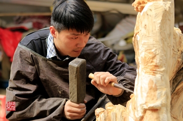 单县木雕师宋云龙：一双妙手赋予木头生命和内涵