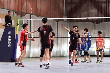 “CSVA八强赛” 我市单县一中男排挑落上届亚军，取得了全国第七名的好战绩！