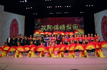 花都牡丹美 梨园展新枝