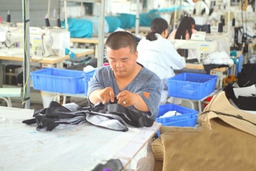 张爽：村里的“扶贫联络员”