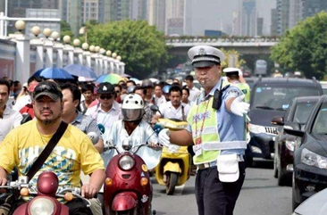 我国6月1日起实行摩托车全国通检和6年免检