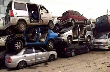 穗清理上千辆逾期未报废车辆