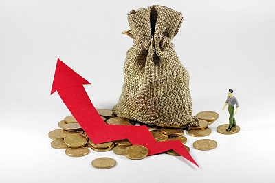 银行理财收益创新低 大额存单走俏