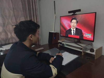 疫情防控思政大课“云”开讲 “挤崩平台”反响热烈