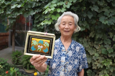  刘顺芹：耄耋老人巧手“描绘”精彩生活 