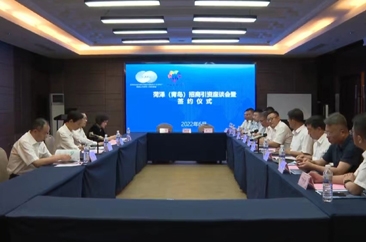  张伦在青岛走访企业 会见客商 