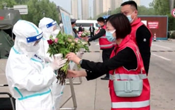 万朵牡丹花送给一线劳动者