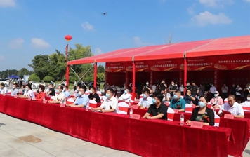 菏泽市第三届牡丹产品展销会开幕！