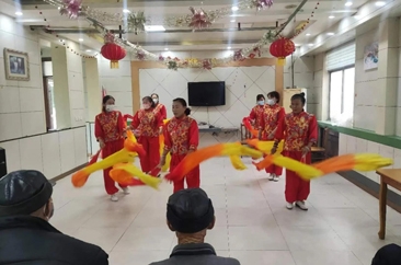  鲁西新区佃户屯街道：开展丰富多彩的重阳节慰问活动 