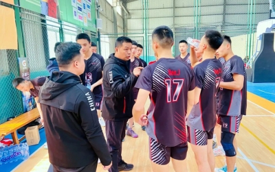  汗水到位，才能出类拔萃——金牌教练樊董伟背后的泪与汗 