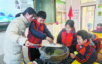 非遗进课堂 为校园文化注入新活力