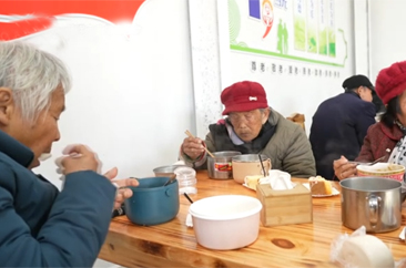  菏泽市各地积极打造助老食堂  托起晚年幸福“食”光 
