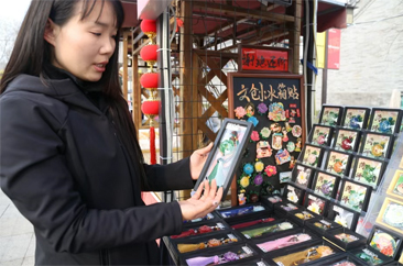  菏泽一群90后把牡丹花、永安塔等“玩”成网红爆款！ 