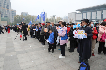  “凭火车票免费游鲁源”活动在菏泽市火车站启动 