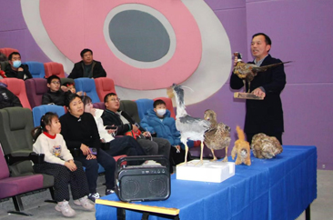  菏泽市林业局专家赴菏泽科技馆举办“爱鸟护鸟科普知识讲座” 