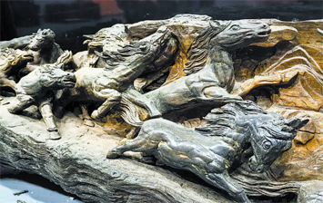 木中寻“龙马” 刀下立新春 ——牡丹区黄堽镇木雕非遗工坊见闻