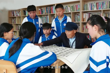  定陶区张湾镇：八旬老人自办书屋半世纪 点亮村民阅读时光 